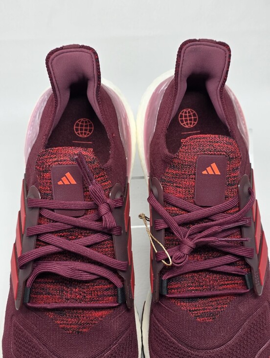 Adidas UltraBoost 22 Burgundy Running Shoes Men\'s Size 15 HQ2094 Pre-owned